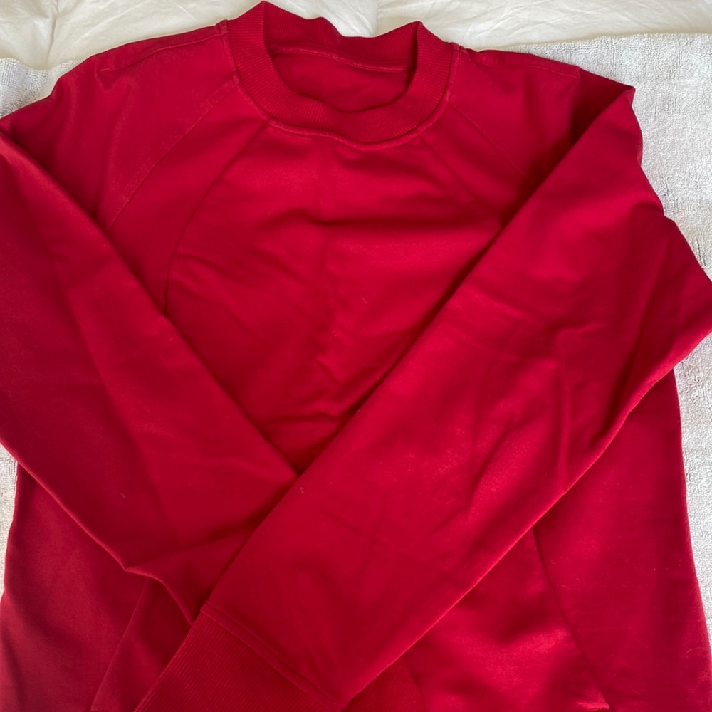 Lululemon “On the Move” classic fit Scuba pullover